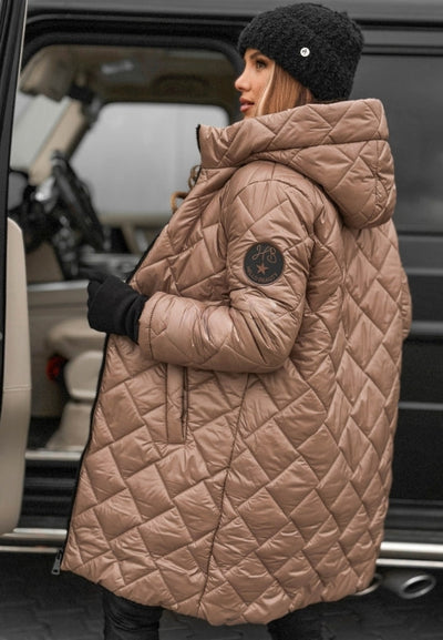 Vera – quilted coat with a hood for perfect warmth and elegance in winter