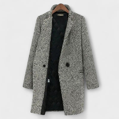 Annette – Timeless Heritage Houndstooth Coat